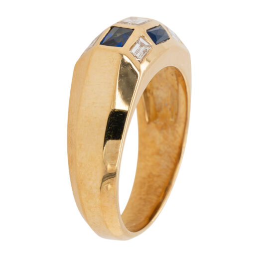 18k Yellow Gold Sapphire and Baguette Diamond Ring - Image 6