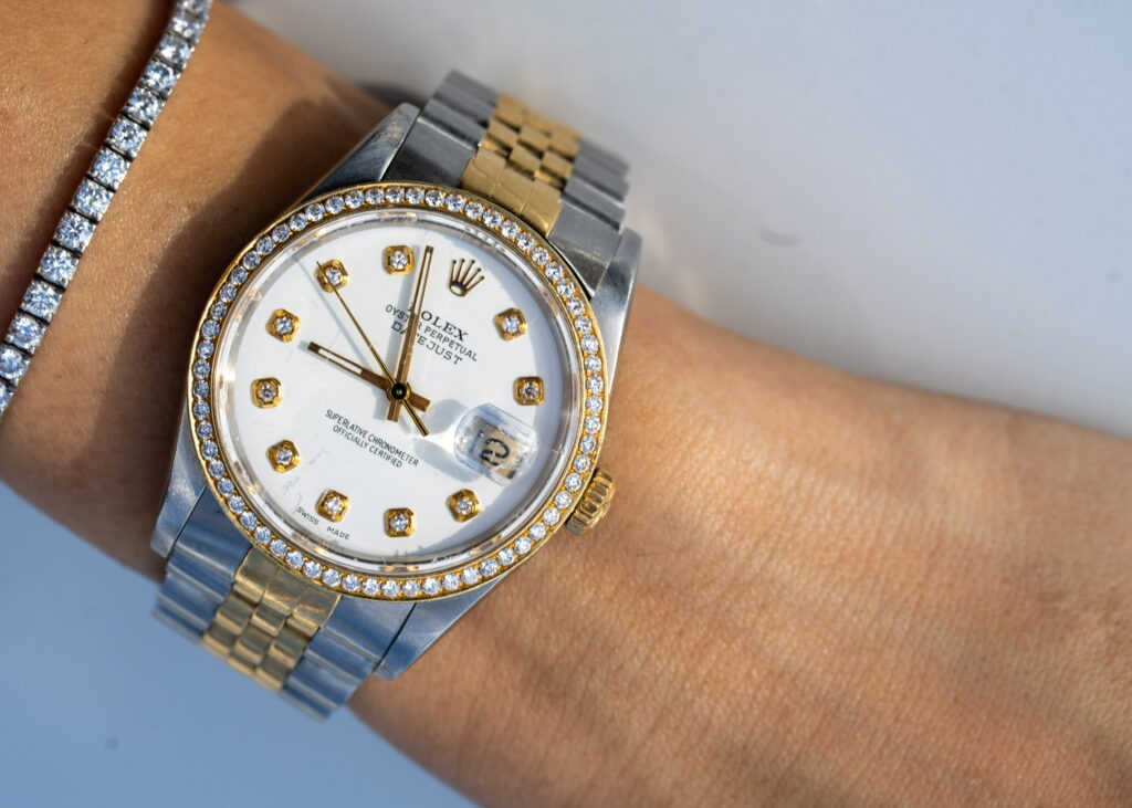 spot a fake Rolex